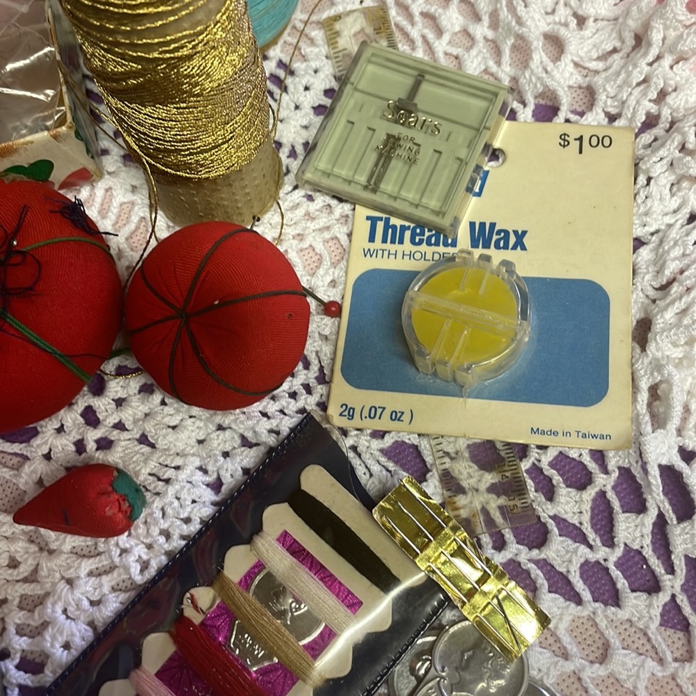 Vintage Lot of Sewing Essentials - Picture 6 of 8